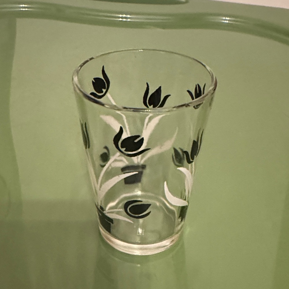 Vintage SWANKY SWIG 1950's Era Juice Glass with Black Tulips